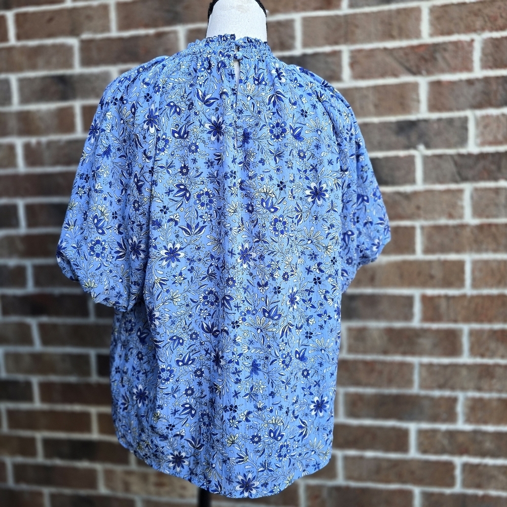 LOFT Blue Floral Top - Picture 6 of 10